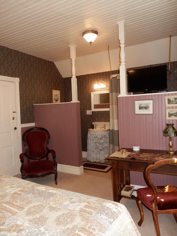Richmond House Bed & Breakfast Bed & Breakfast Vernon