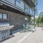 Lakeviews, Big Yard/Deck, Minutes To Silver Star/Golf/Wineries.