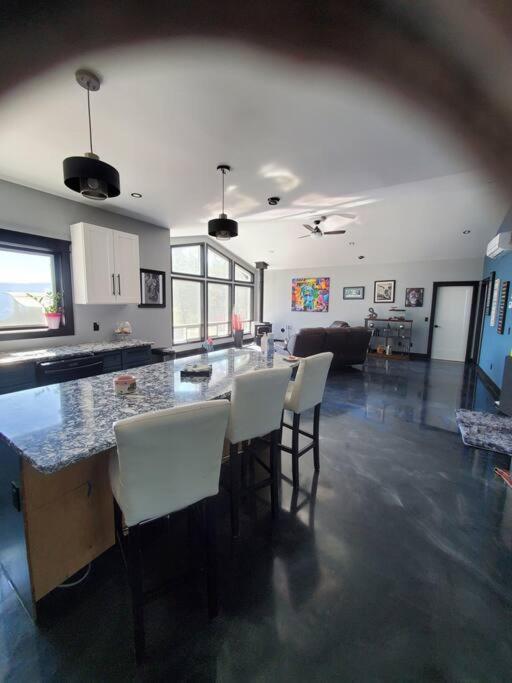 Elysian Lakeview Retreat