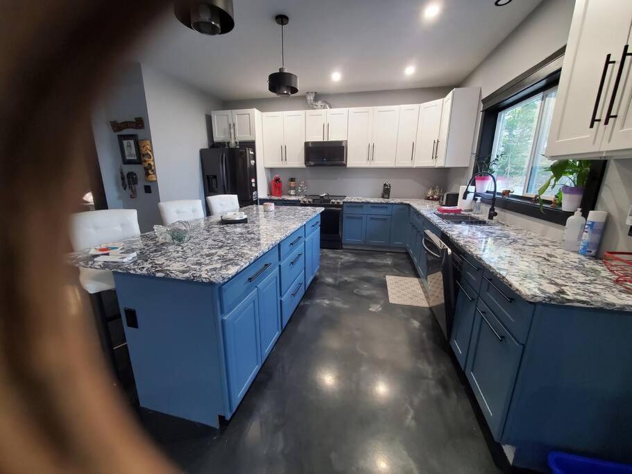 Elysian Lakeview Retreat * Vernon