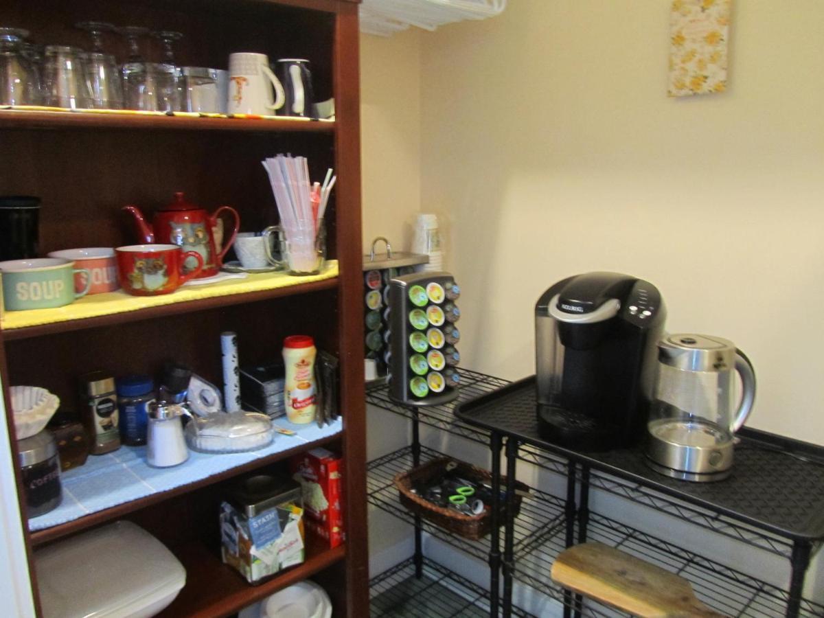 Apartment Private Small With Private Bathroom And Parking On