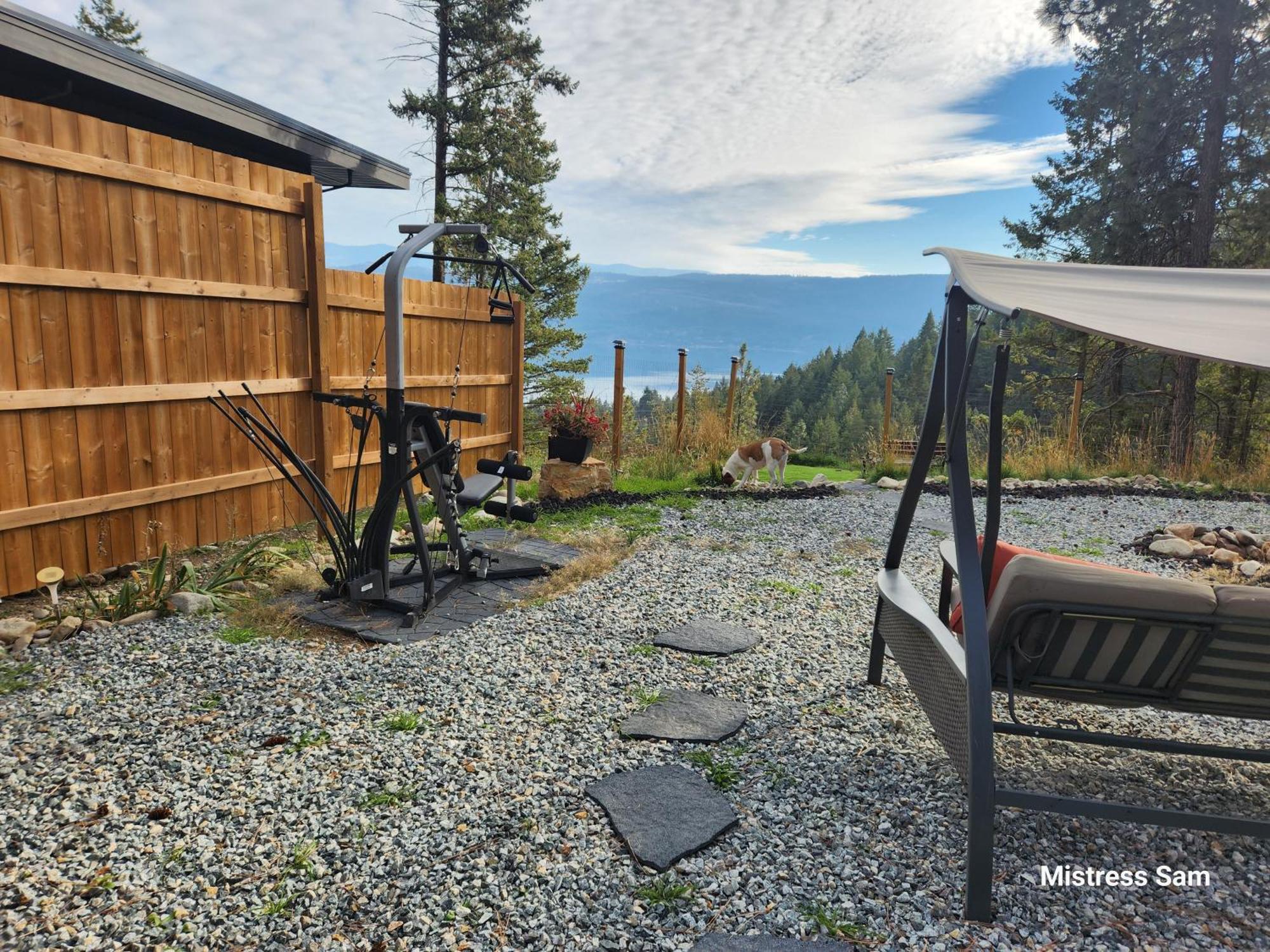 Elysian Lakeview Retreat