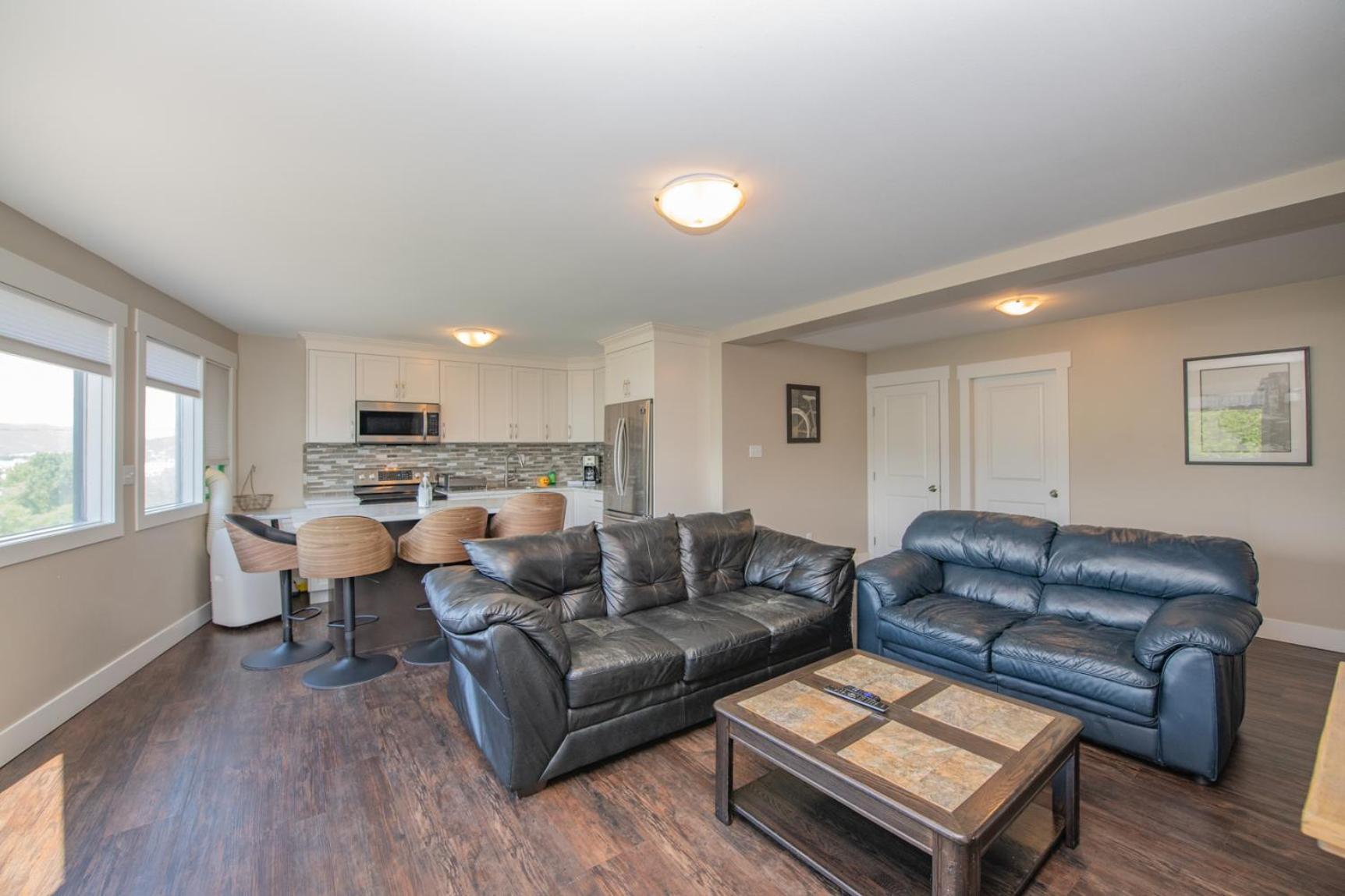 Holiday home Lakeviews, Big Yard/deck, Minutes To Silver Star/golf/wineries. Vernon