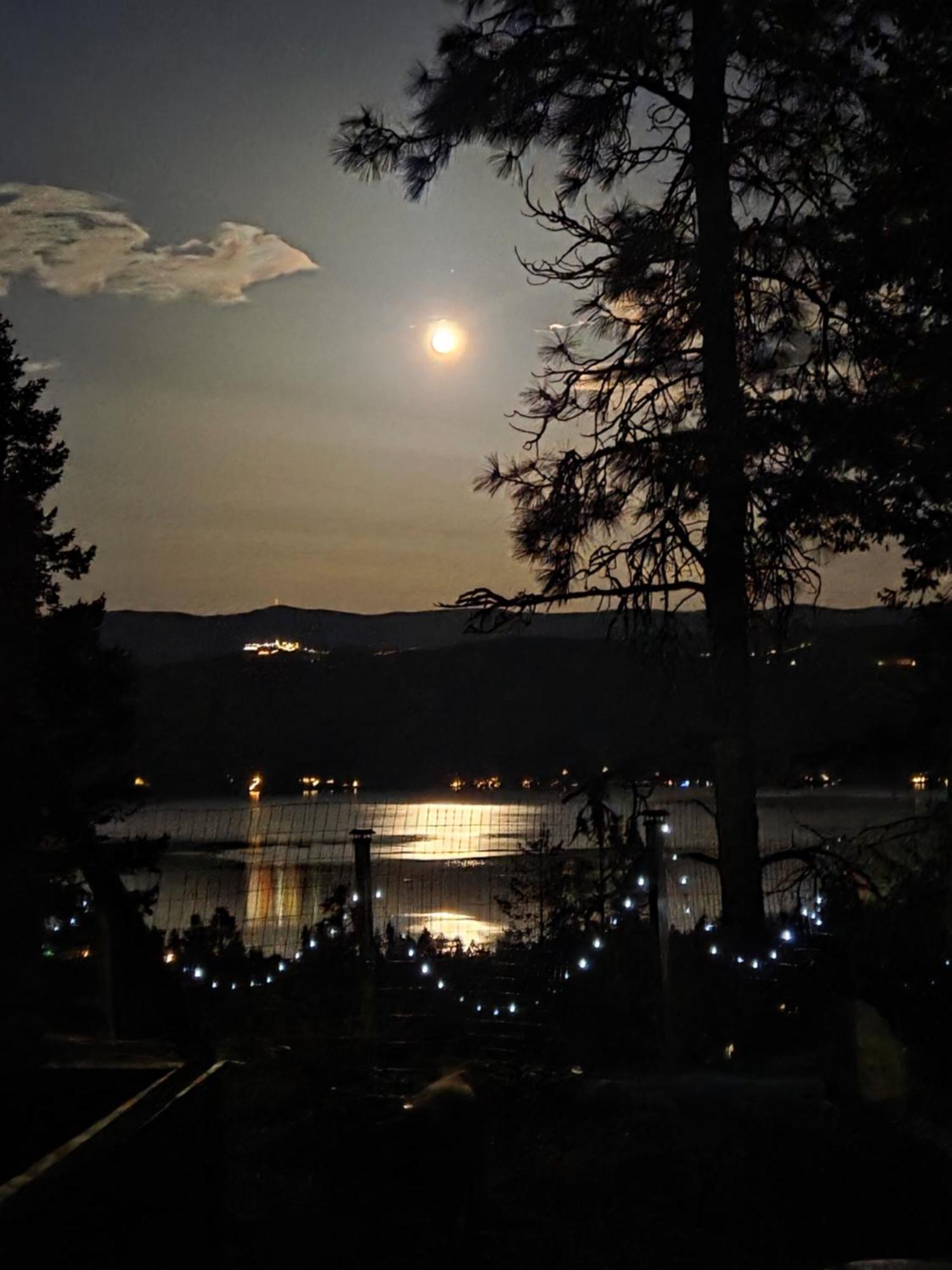 Elysian Lakeview Retreat