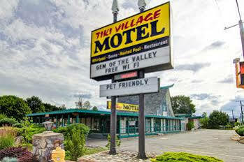 Tiki Village Motel 2*