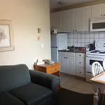 Canadas Best Value Inn & Suites-Vernon