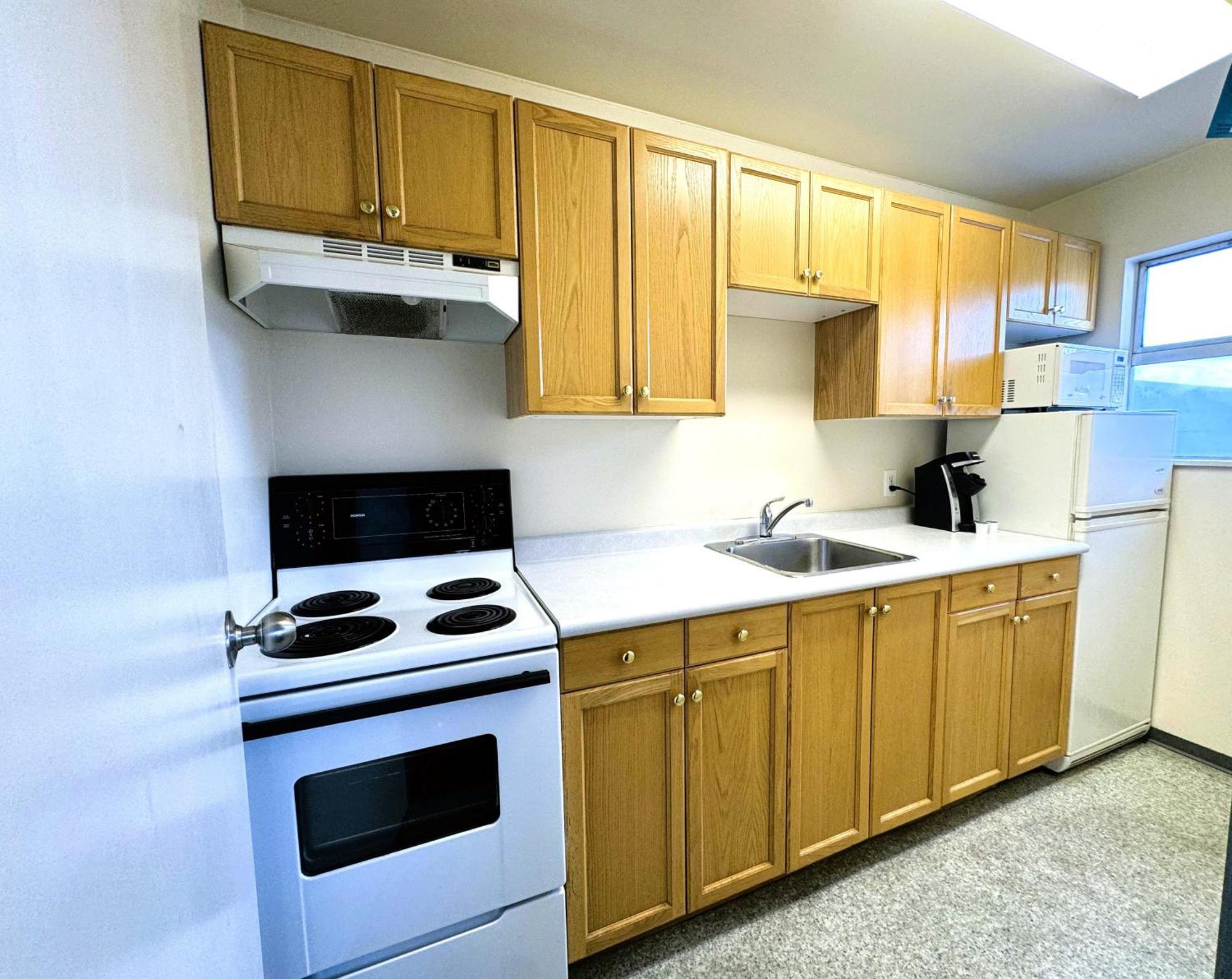 Hotel Divya Sutra Plaza And Conference Centre, Vernon, Bc Vernon