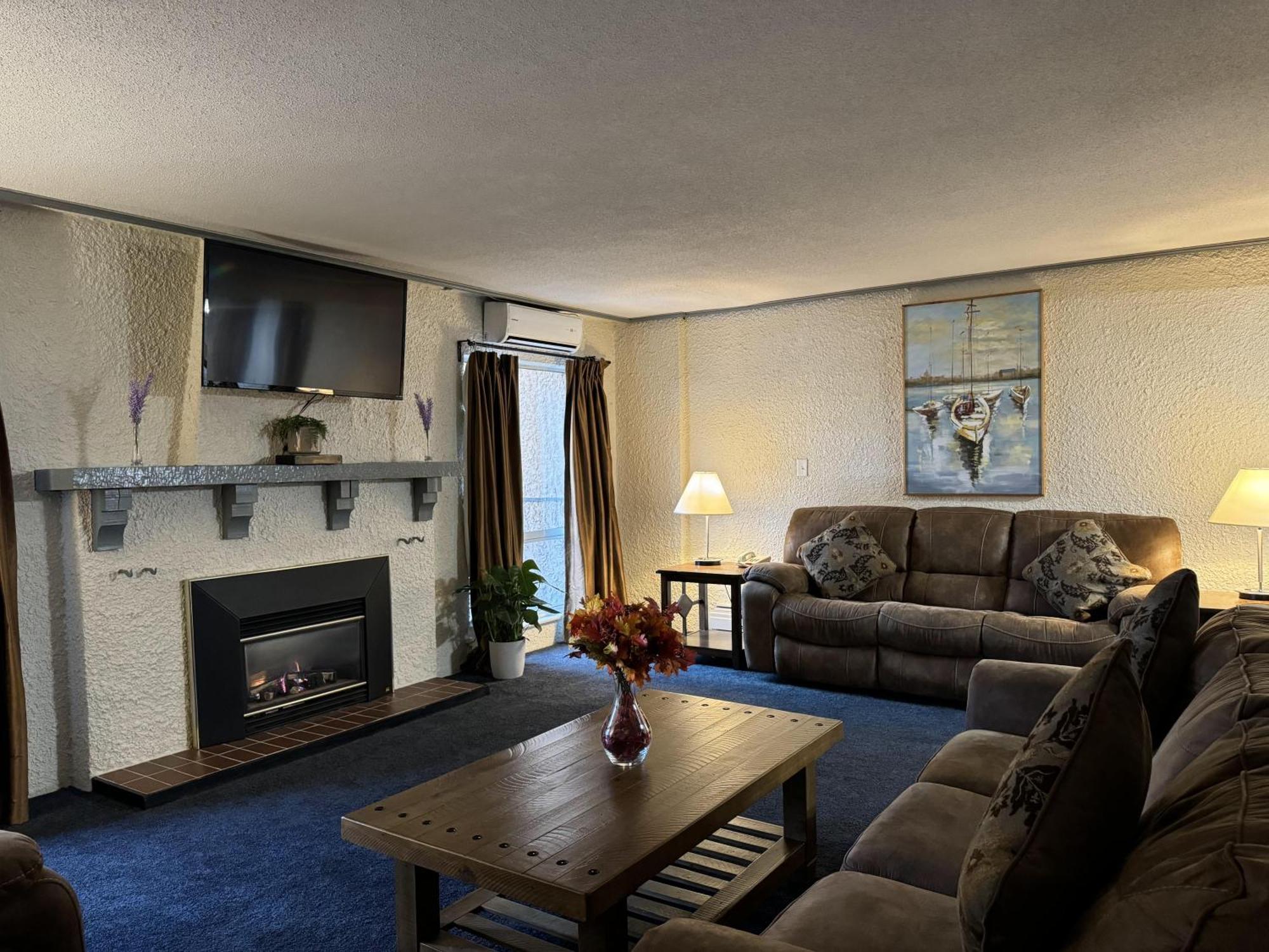 Divya Sutra Plaza And Conference Centre, Vernon, Bc