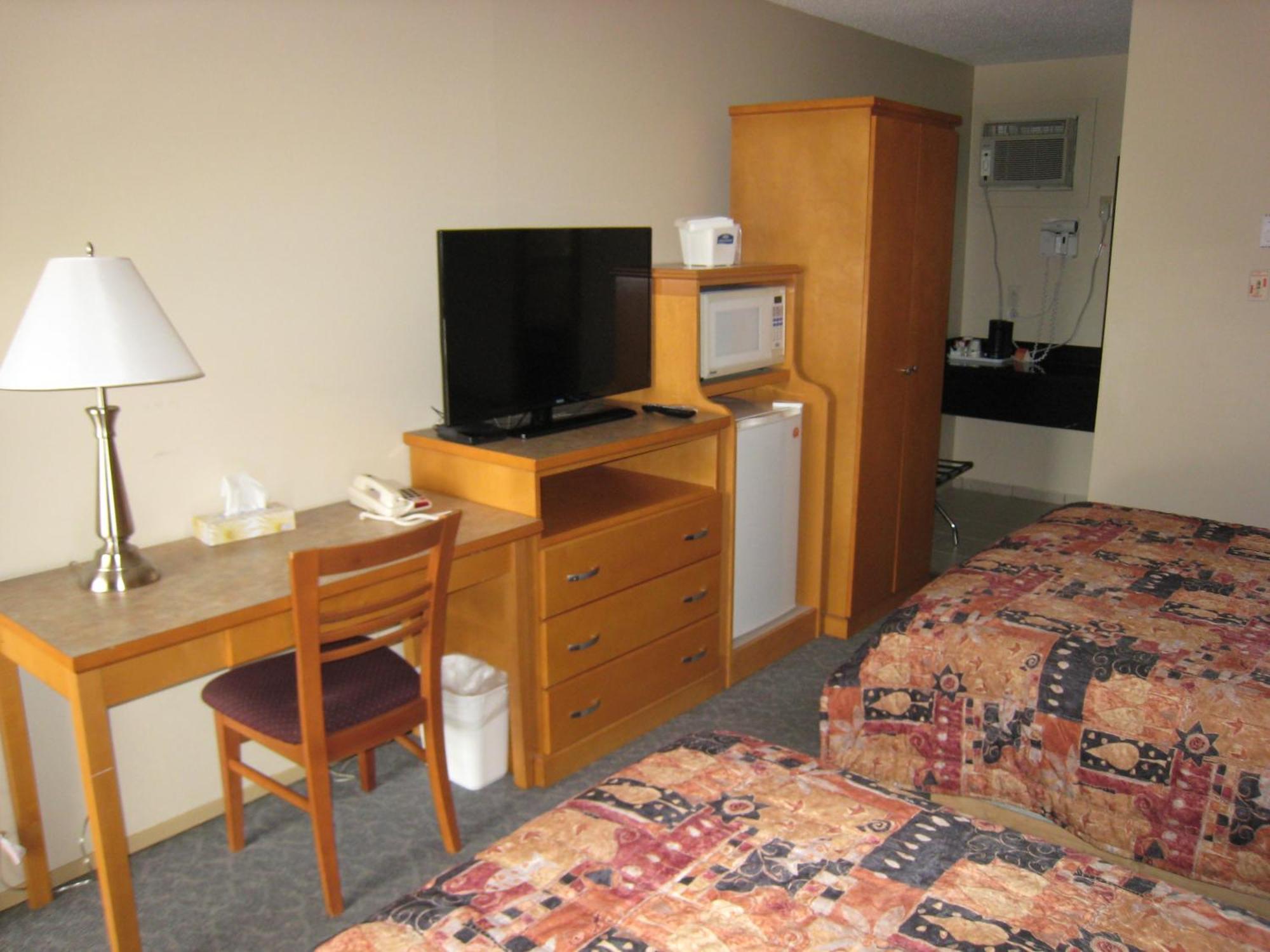 Canadas Value & Suites-vernon Motel