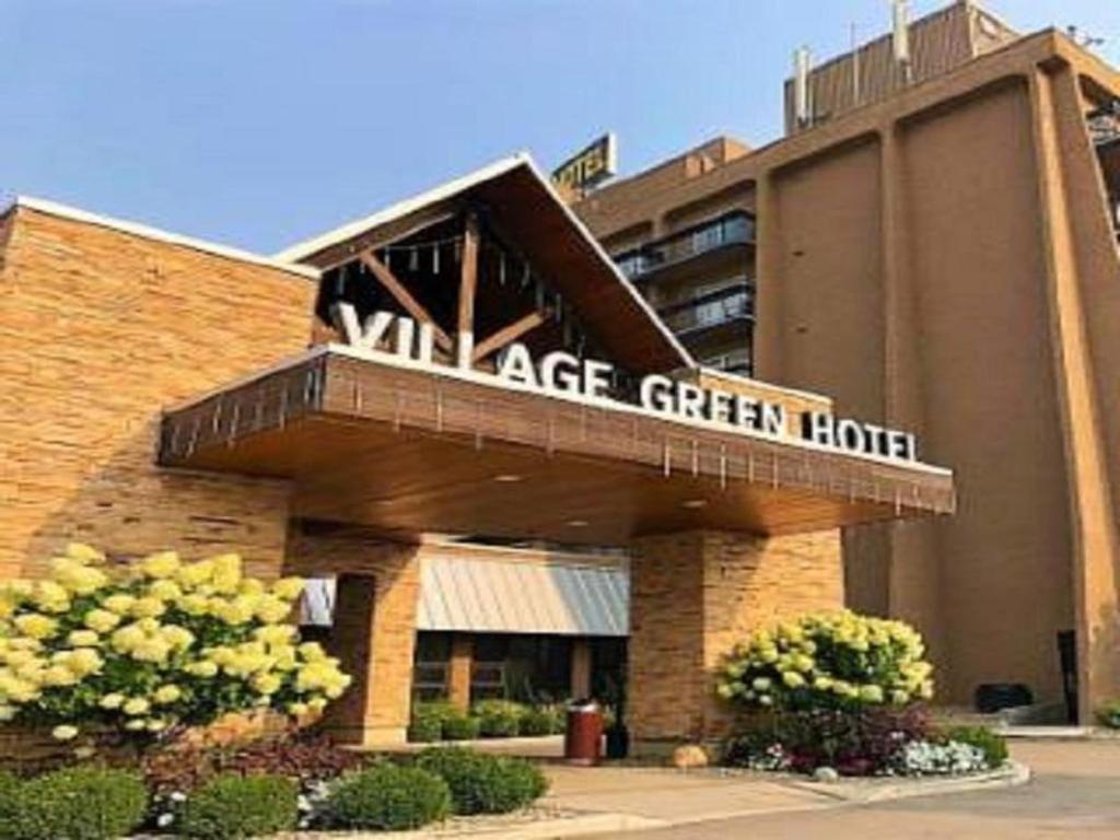 Hotel Riviera Village Complex Vernon