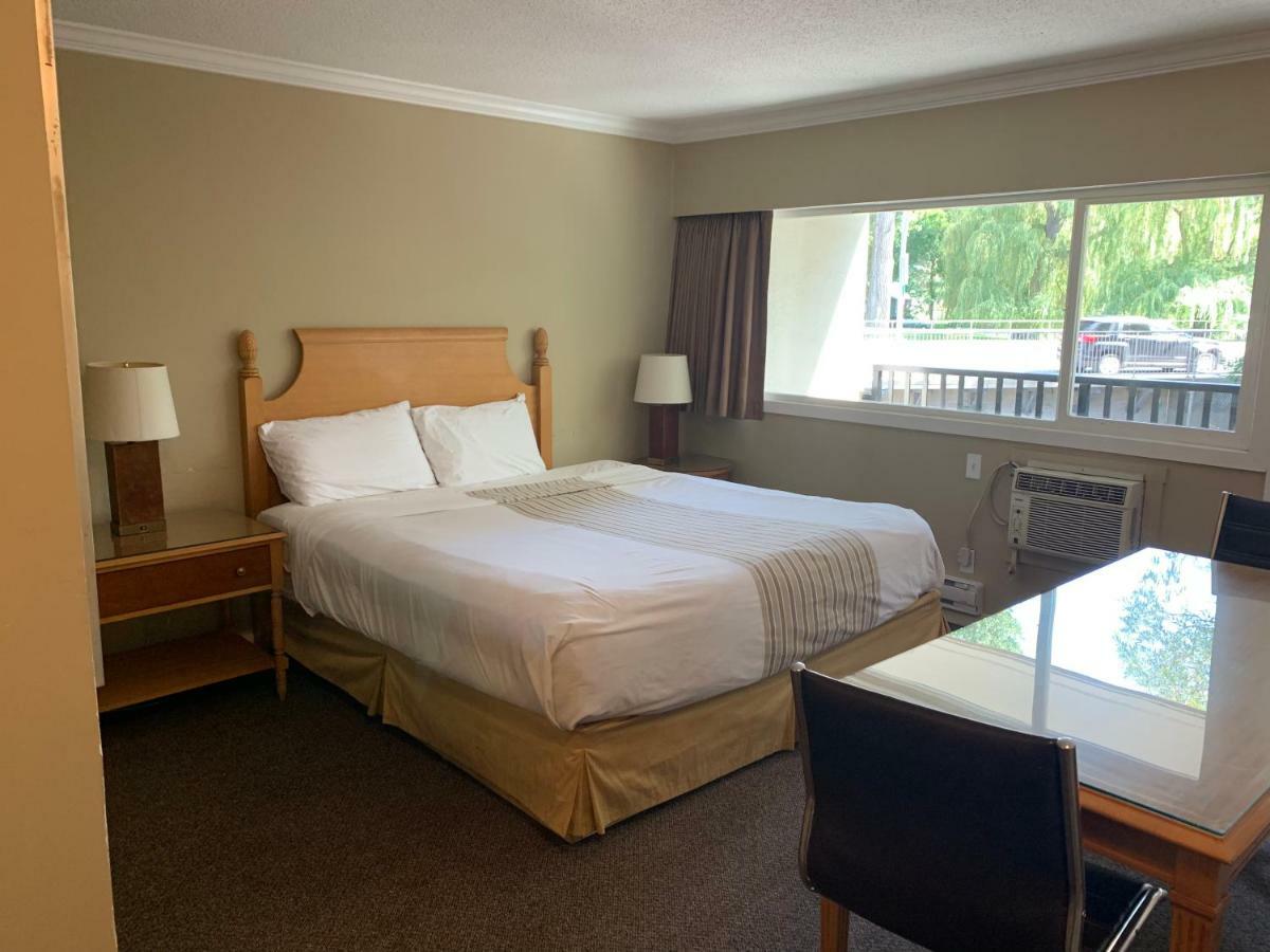 Okanagan Royal Park By Elevate 3*